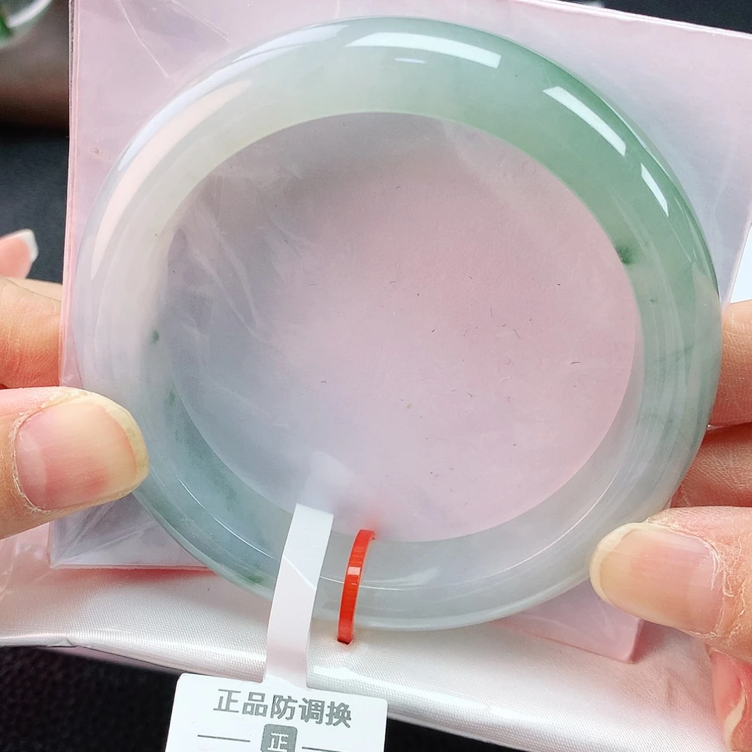 翡翠手镯未镶嵌59圈