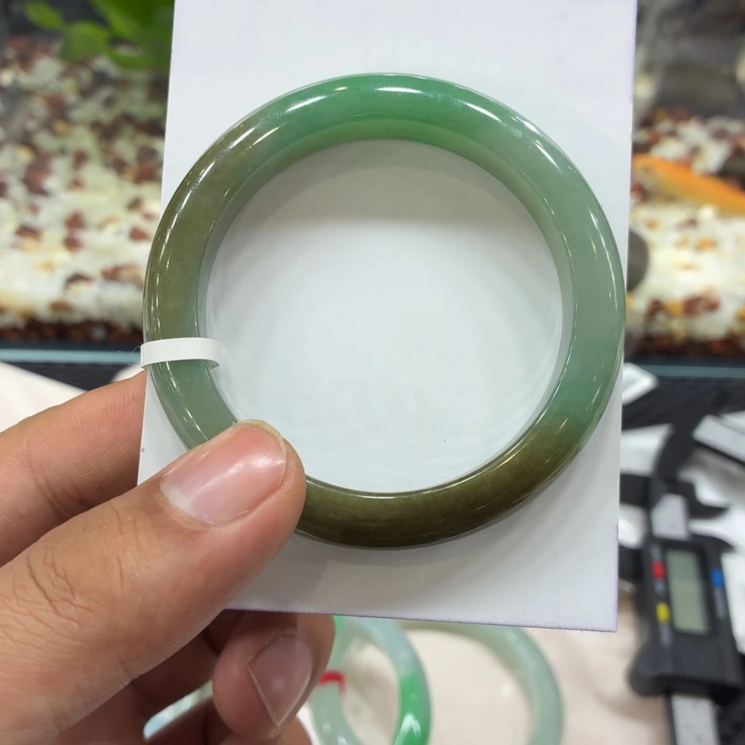 翡翠未镶嵌手镯手镯