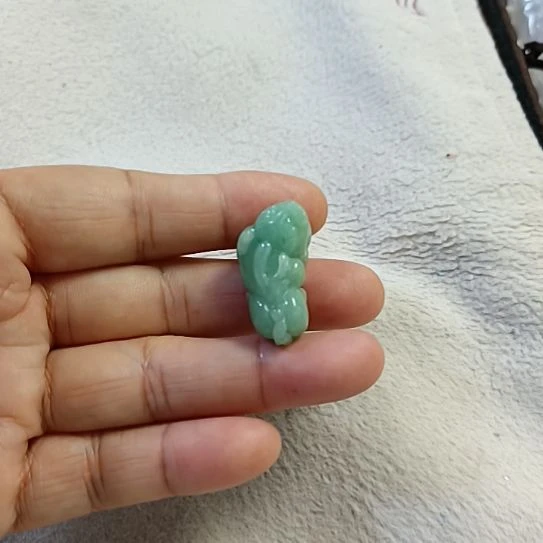 翡翠未镶嵌颈饰明***～