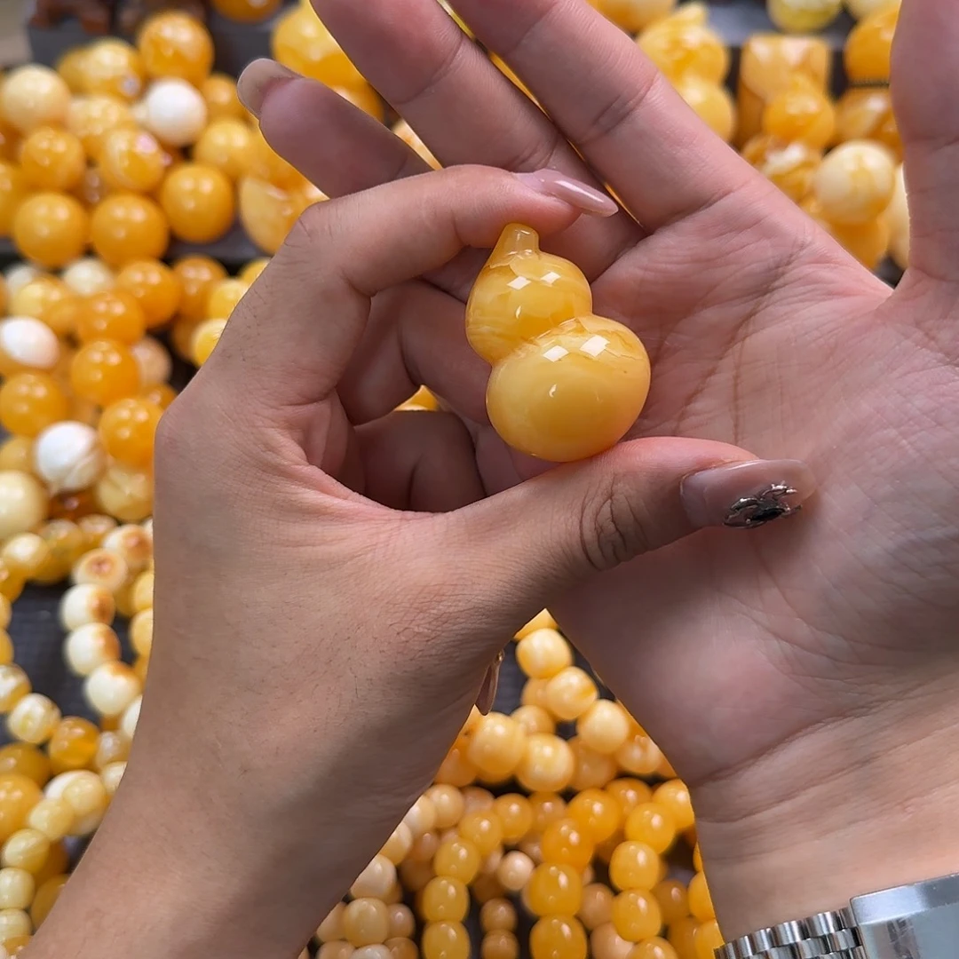 蜜蜡未镶嵌珠宝奇石