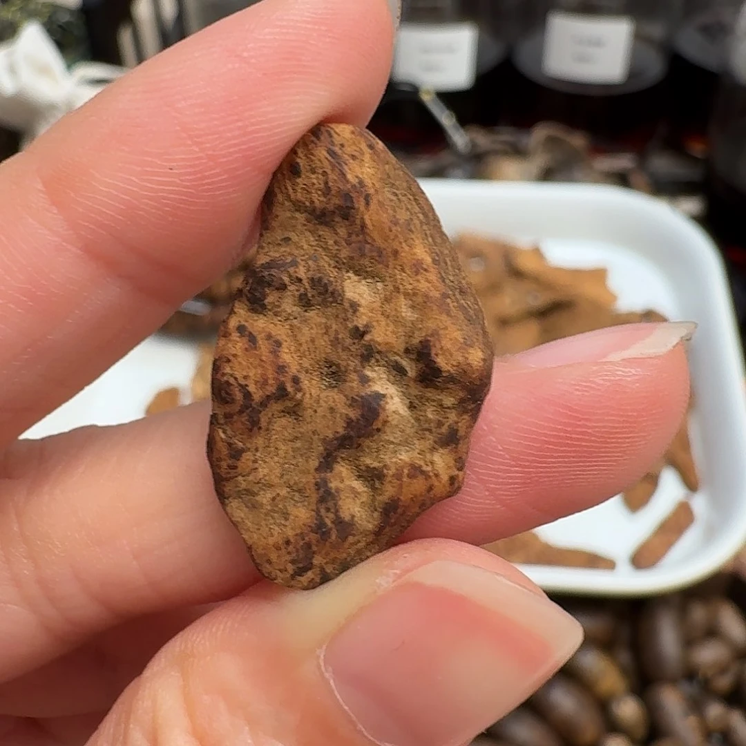 沉香碎屑沉香惠安红土原材料吊坠