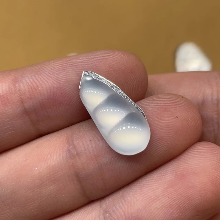 未镶嵌定制翡翠豆子