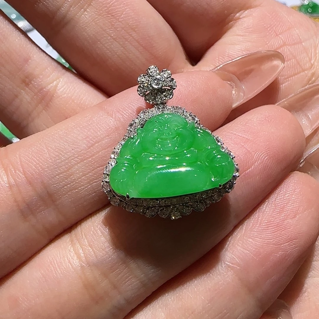 【闪购商品】颈饰18K金镶嵌翡翠