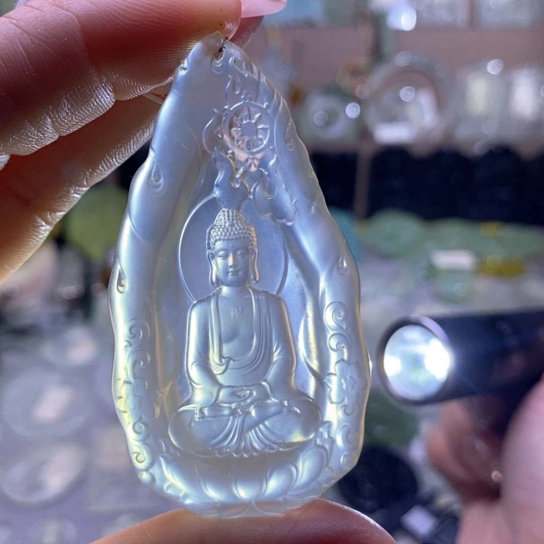 虎***爷未镶嵌蛇纹石玉颈饰