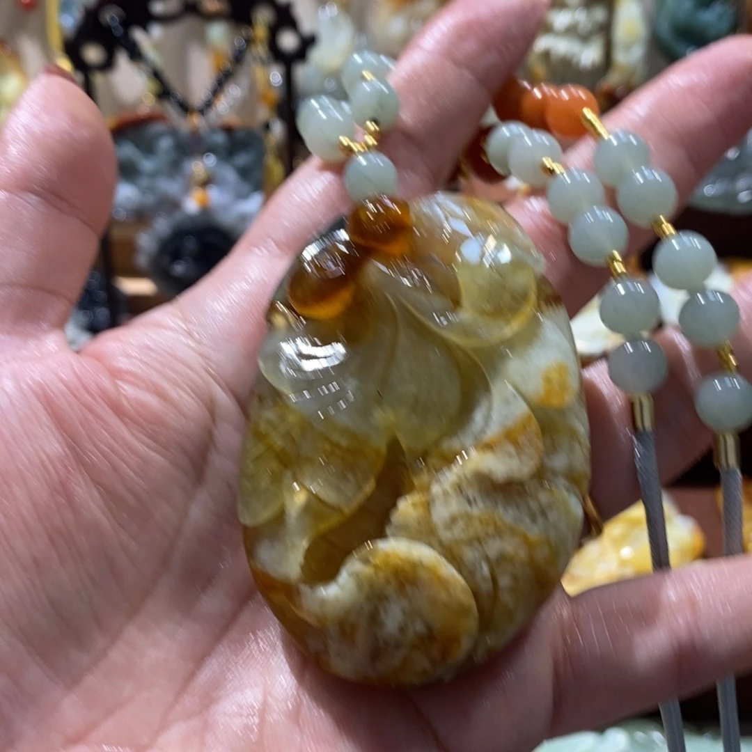 蛇纹石玉未镶嵌颈饰