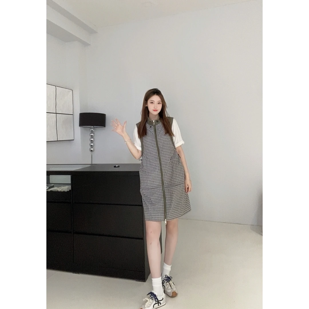 周老板/2025新款卷边半袖法式格纹设计感气质无袖吊带外穿连衣裙