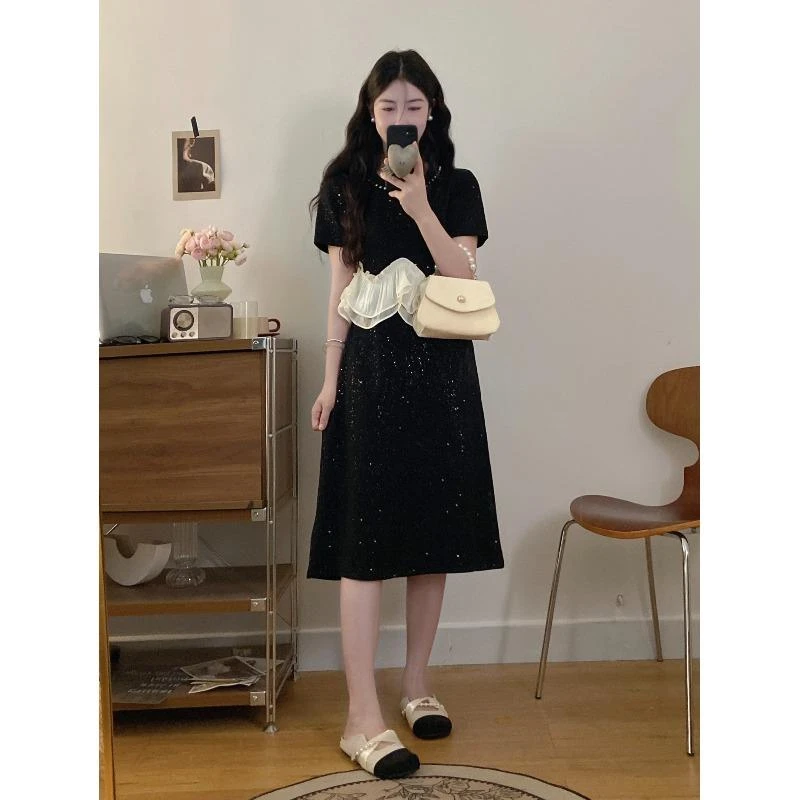 高级感轻奢亮闪闪黑色连衣裙夏季大码微胖mm荷叶边遮肚重工小黑裙