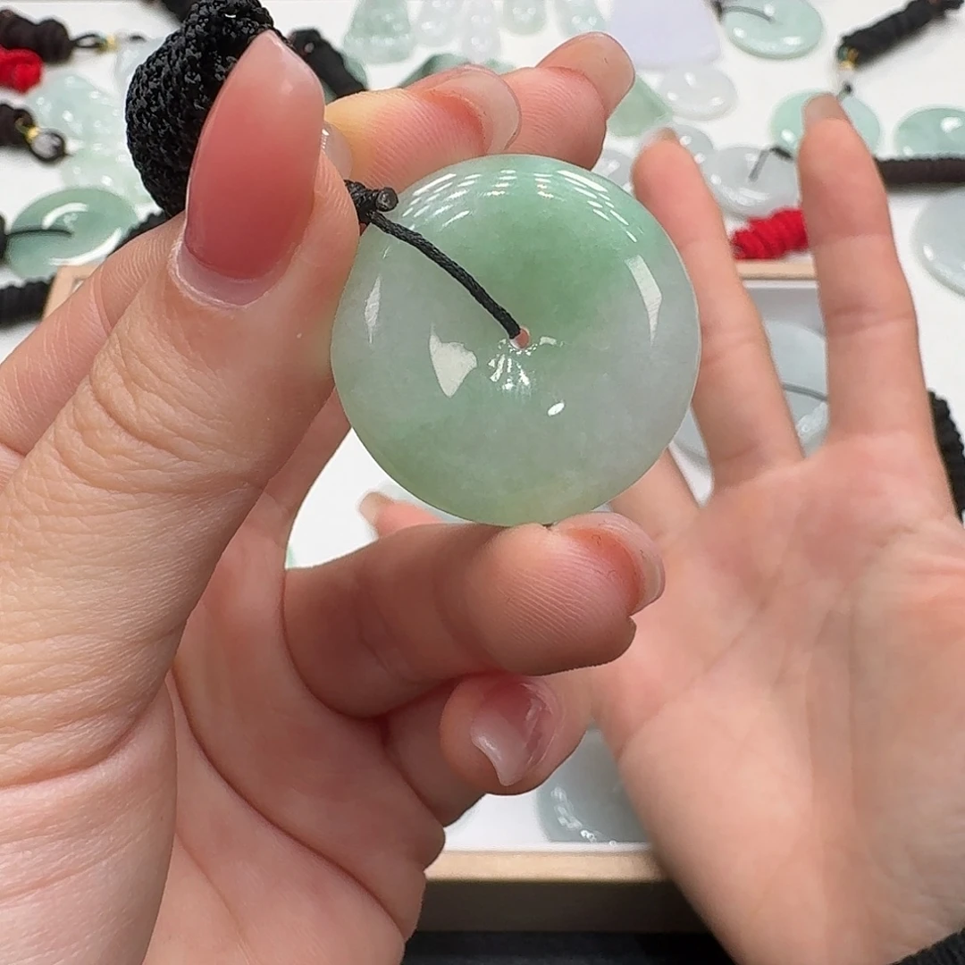 甜***）翡翠未镶嵌颈饰多样性发其一