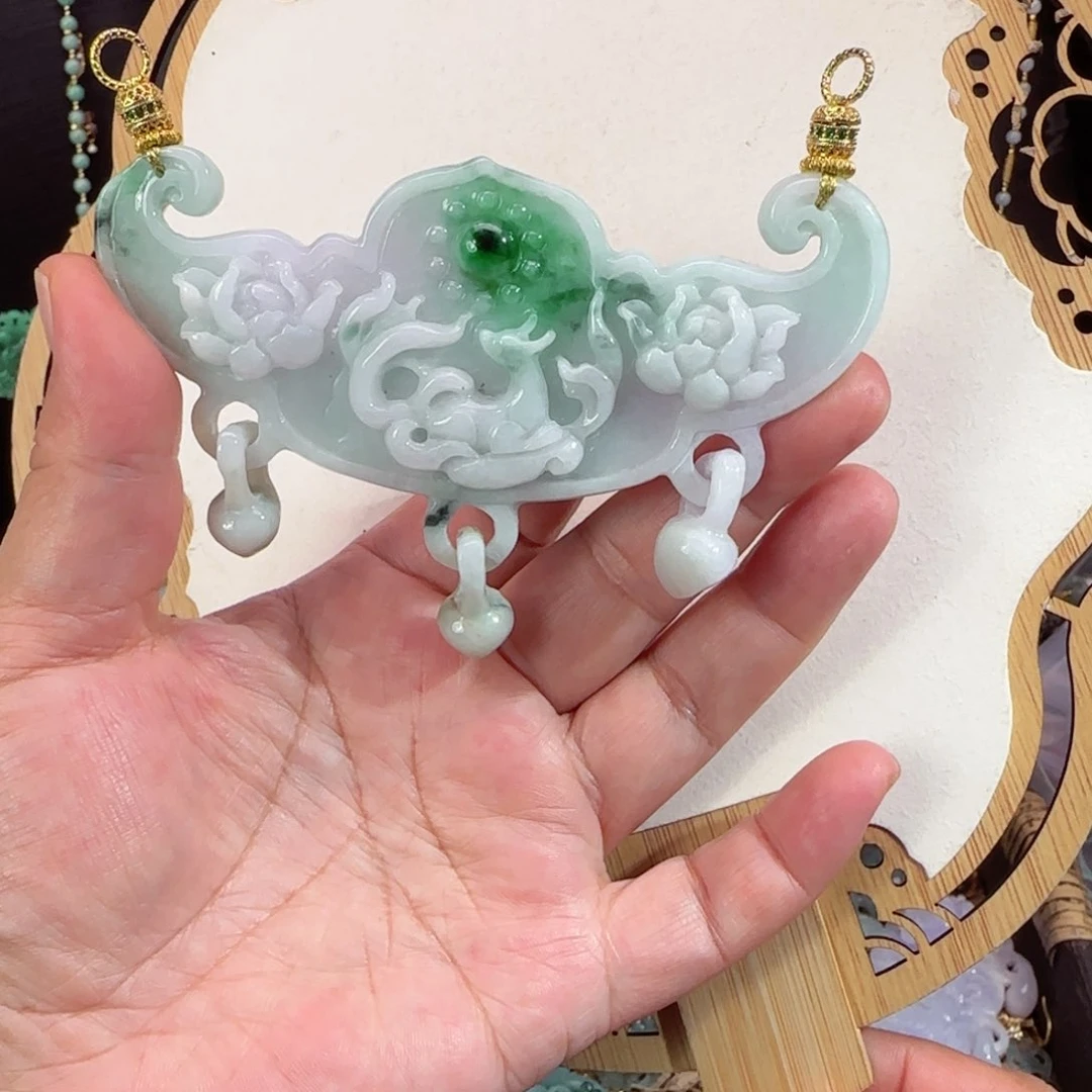 翡翠颈饰未镶嵌仿古