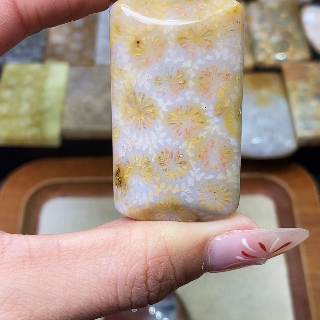 硅化玉颈饰合金流**瞬