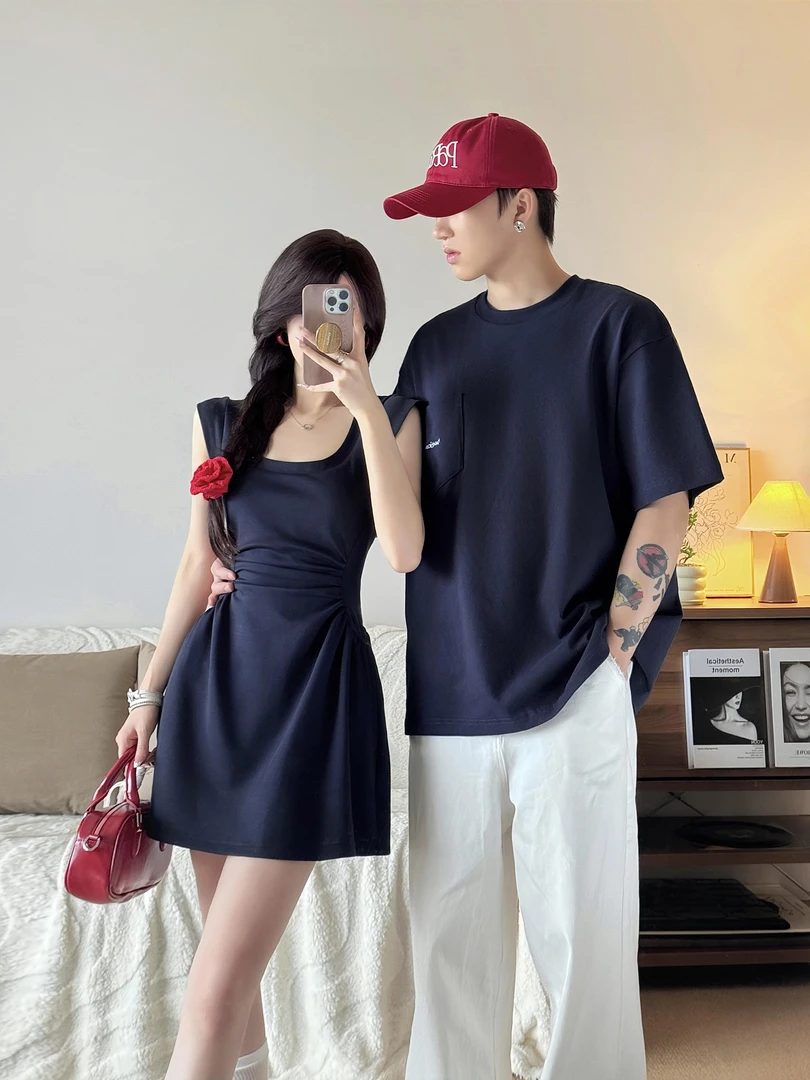 情侣装纯色U领飞飞袖连衣裙女夏季2025收腰显瘦气质a字短裙男上衣