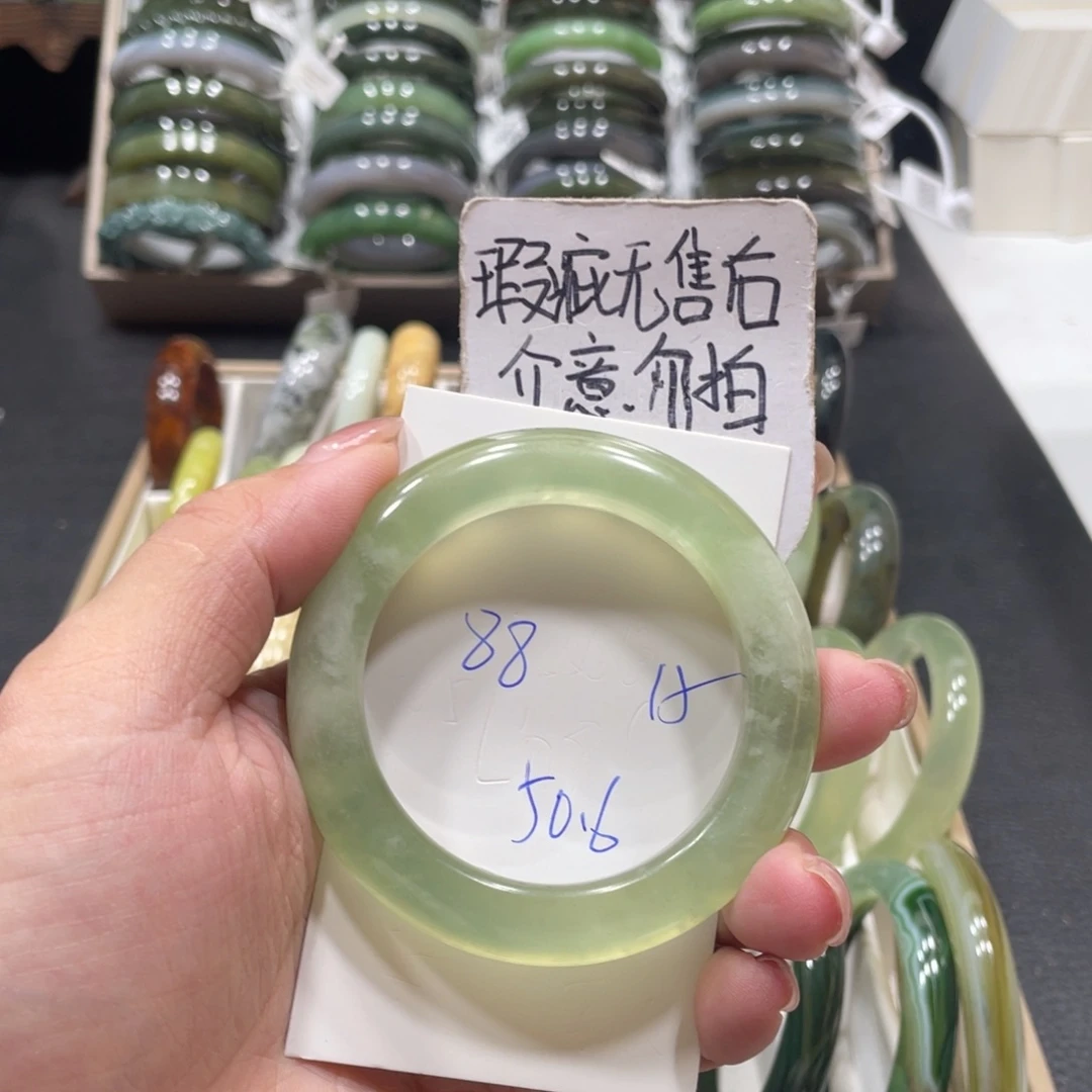 未镶嵌蛇纹石玉手镯