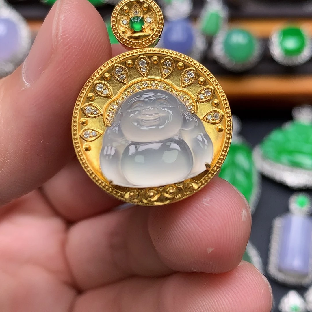 翡翠18K金镶嵌颈饰