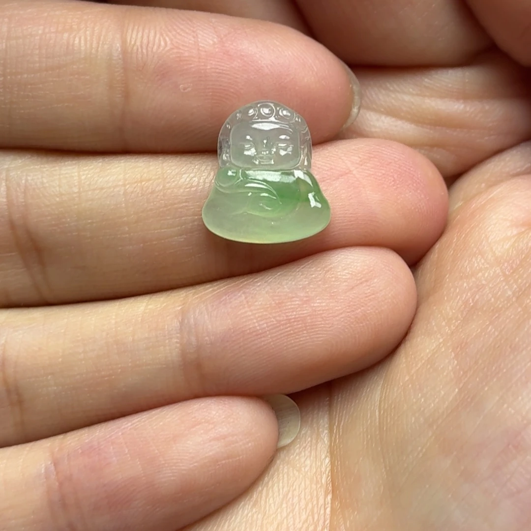 翡翠未镶嵌颈饰宝宝佛