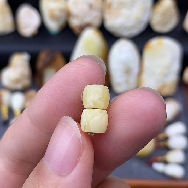 未镶嵌琥珀裸石7对珠a974