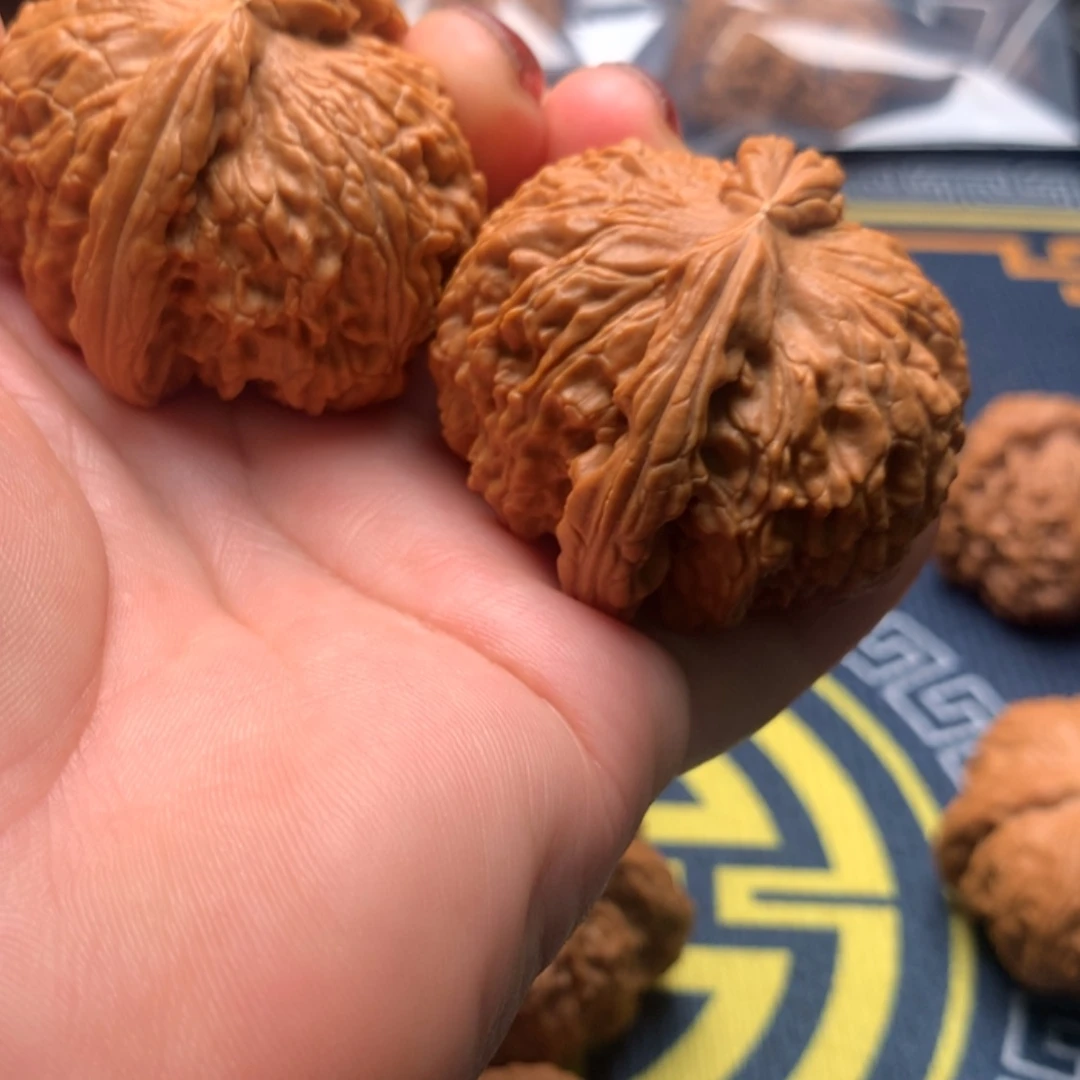 【闪购商品】文玩核桃吊坠闲**事白狮子45