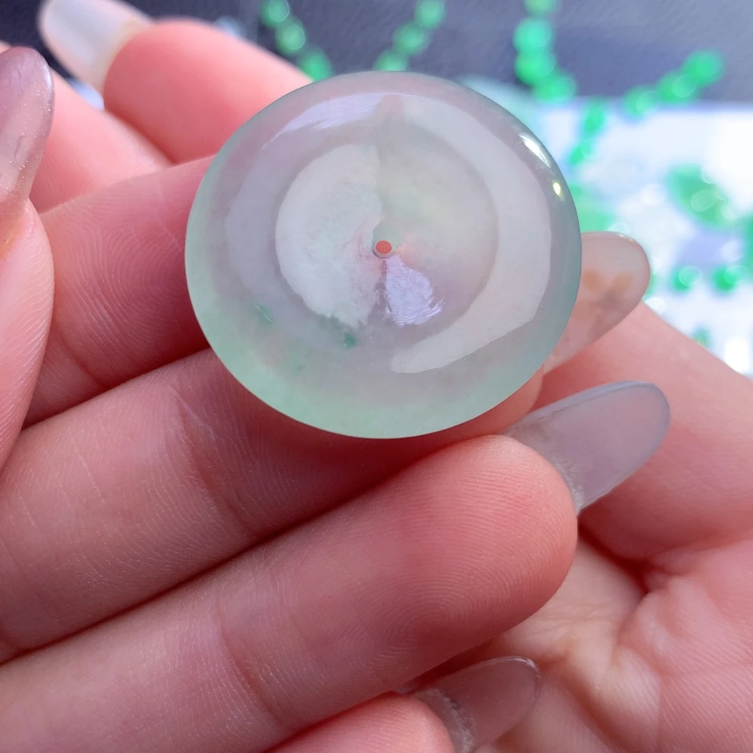 翡翠未镶嵌颈饰缅甸