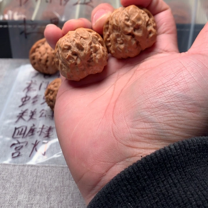 文玩核桃吊坠哈哈哈哈哈哈