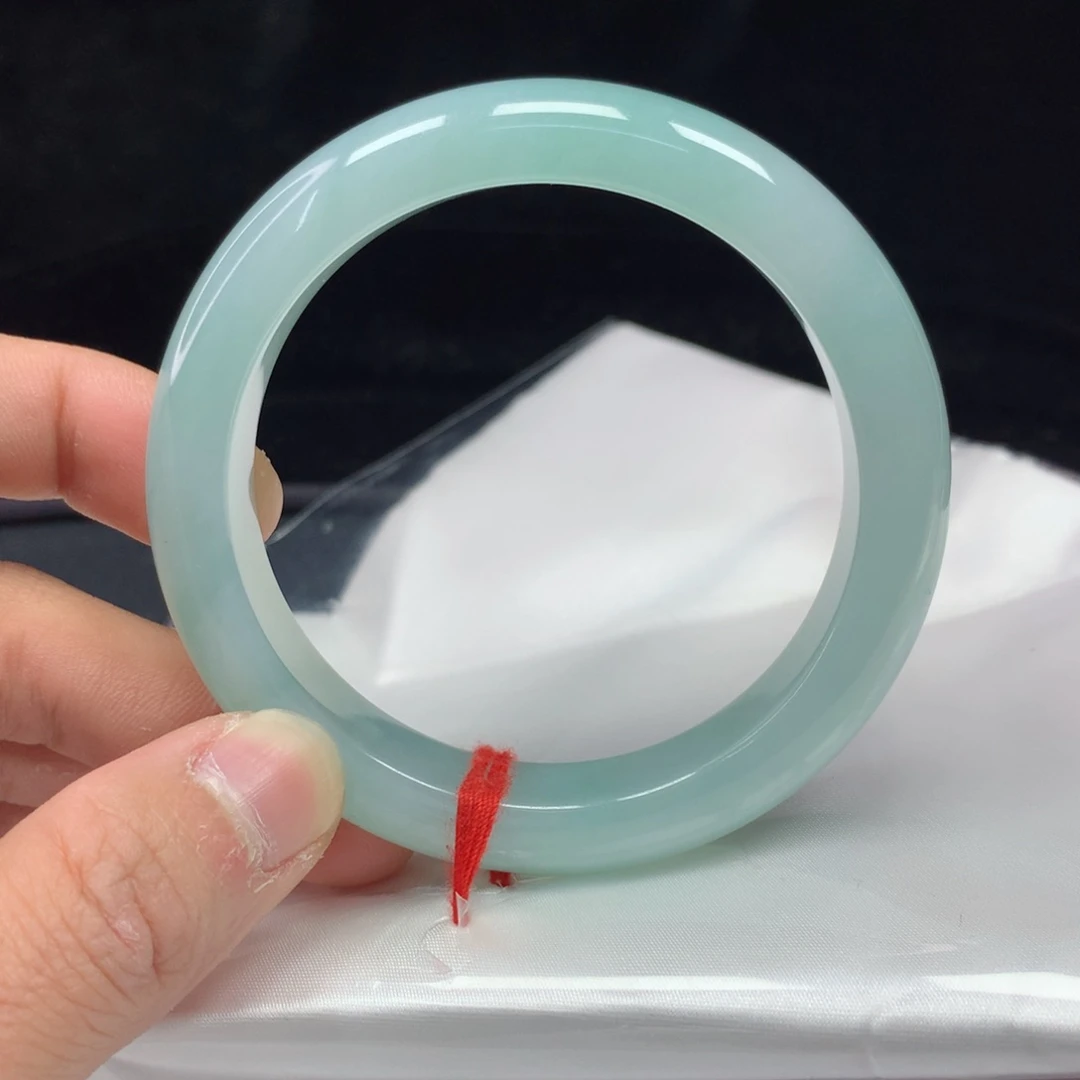 翡翠手镯（圆镯）未镶嵌57.1