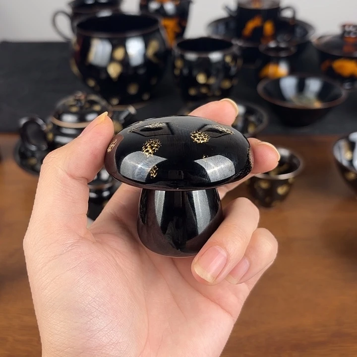 瓷点彩鹧鸪斑蘑菇盖置