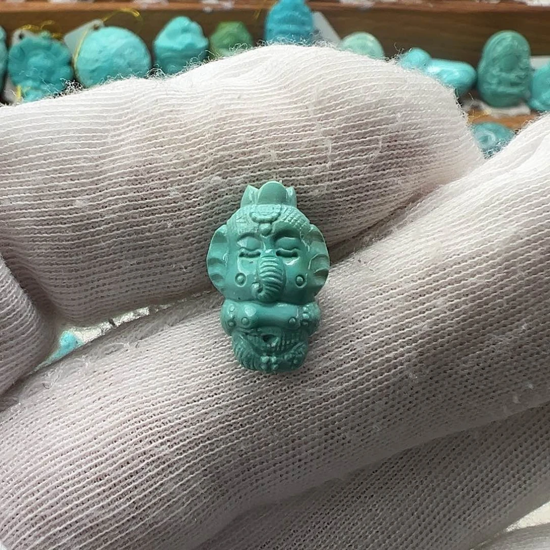 绿松石配饰未镶嵌