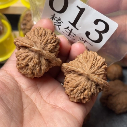 文玩核桃吊坠四座楼