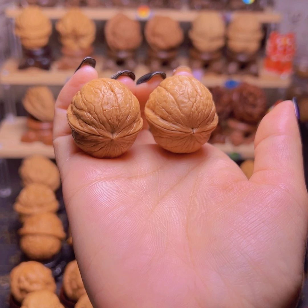 飞***翔吊坠桃核小西瓜H5