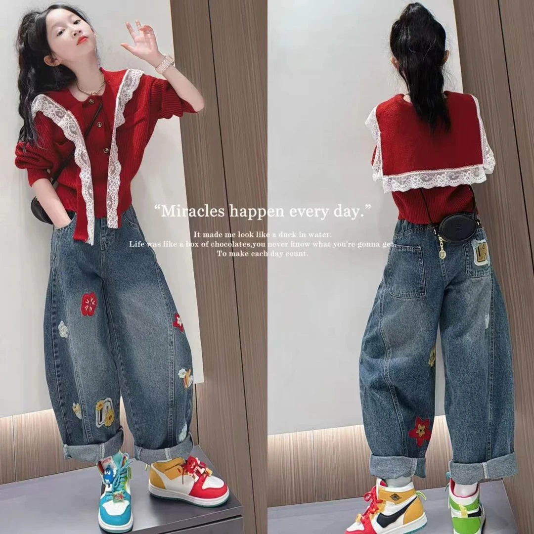 女童蕾丝披肩翻领开衫毛衣2025秋冬季法式高级感竖坑条针织上衣潮