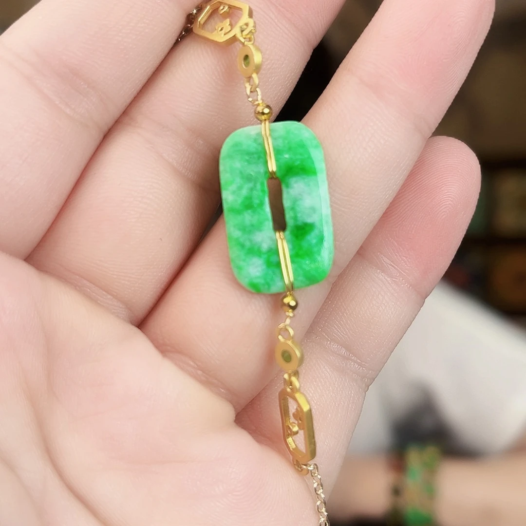 翡翠未镶嵌颈饰手链