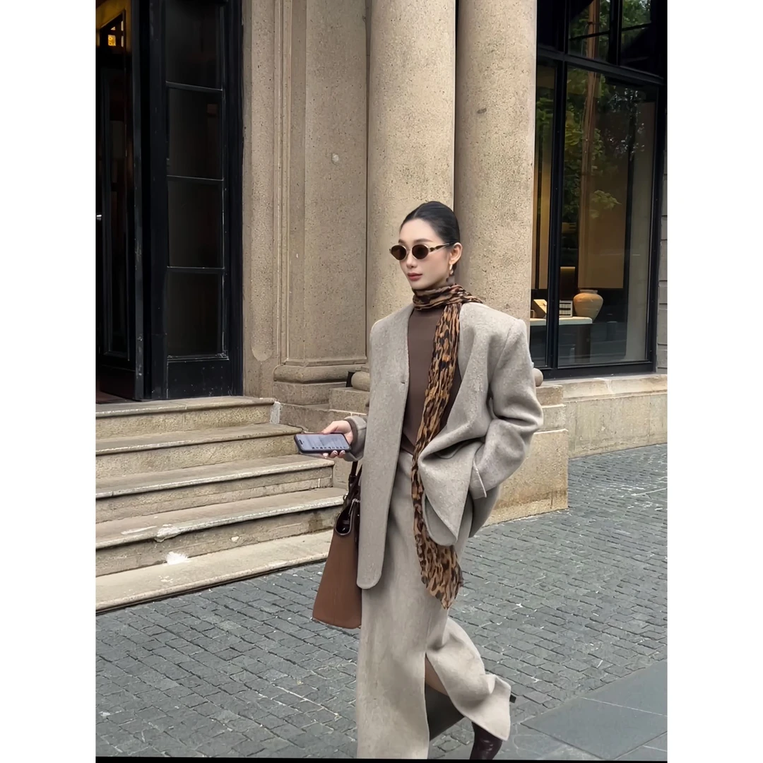 FIINAL《冬镜慵懒》简约一粒扣V领设计款老钱风套装