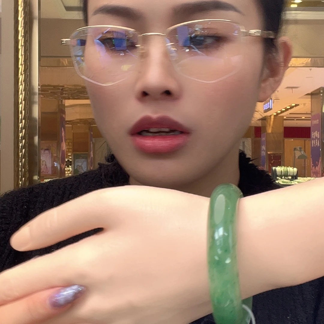 未镶嵌手镯石英质玉