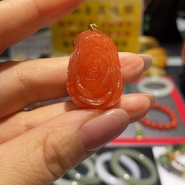 南红玛瑙18K金镶嵌颈饰