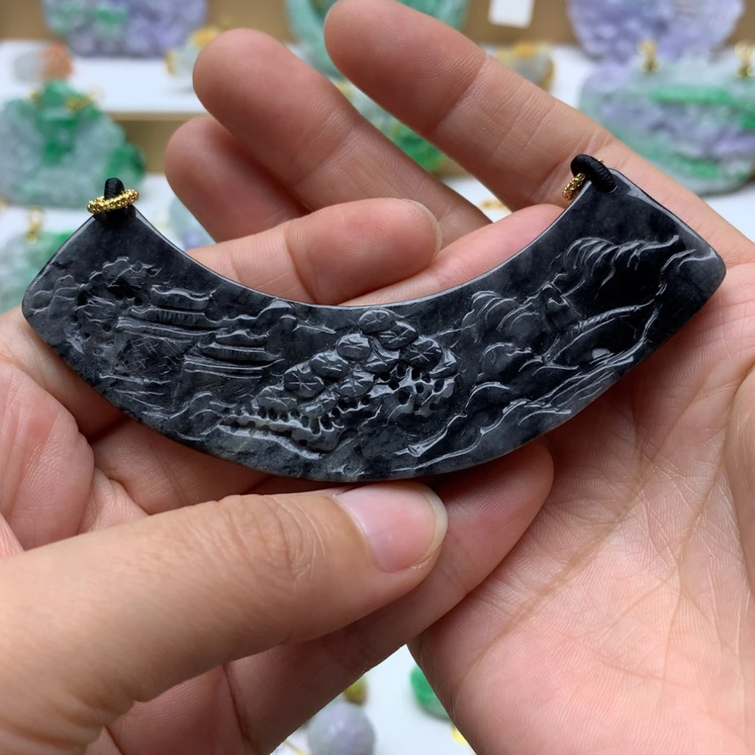 翡翠未镶嵌颈饰丢*翡翠