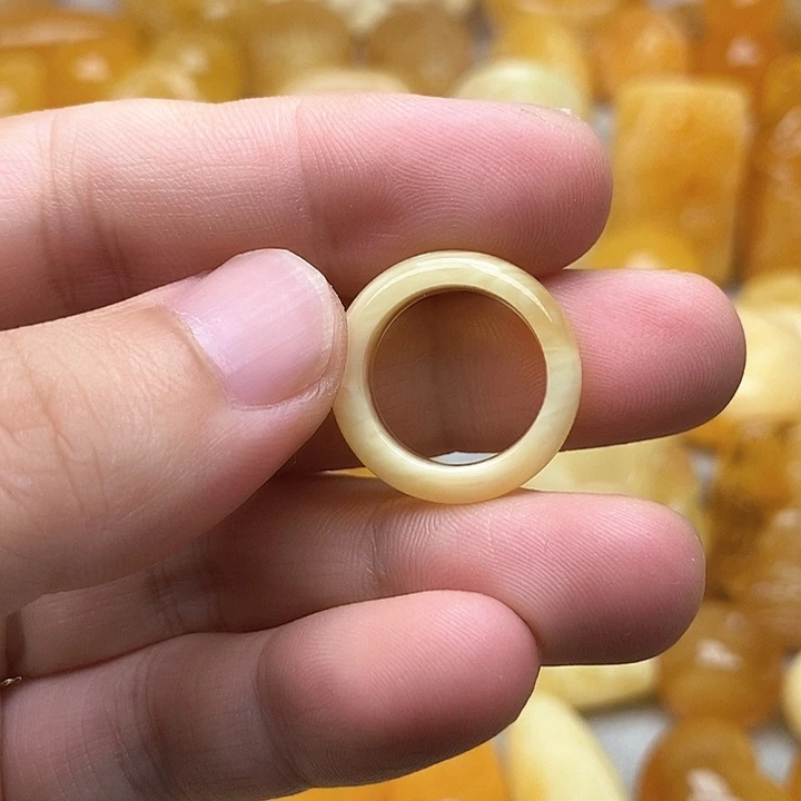 未镶嵌颈饰琥珀琥珀蜜蜡吊坠