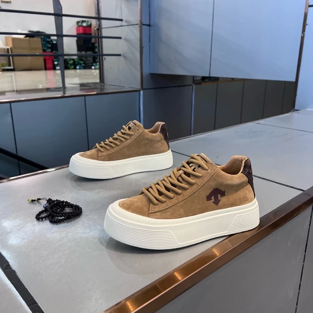 秋季新款超轻厚底增高时尚休闲百搭运动男鞋舒适韩版拼色潮男鞋