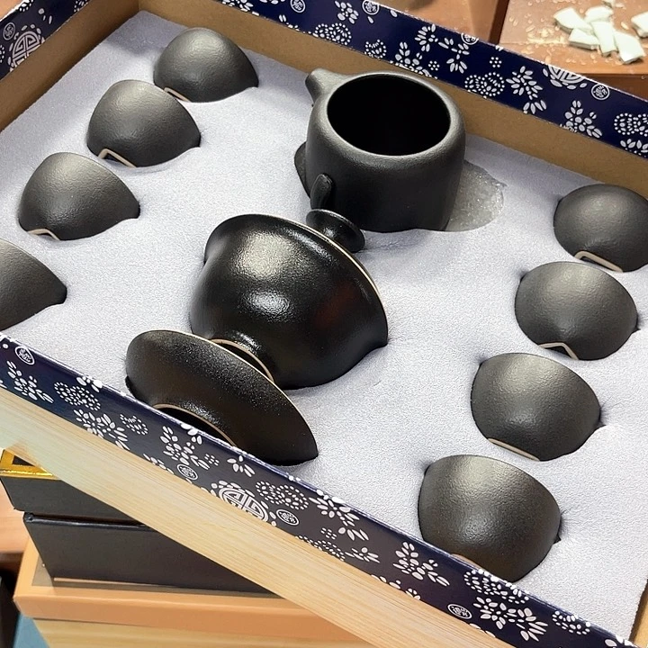 孤品茶具套装等。