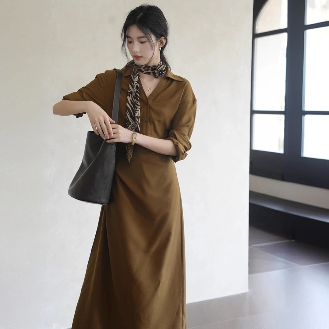 超好看的长款气质连衣裙女长袖V领法式轻熟风设计感高腰绑带长裙