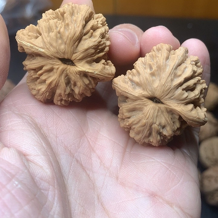 文玩核桃吊坠37 麦虎