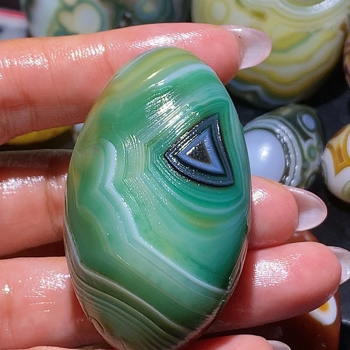 玛瑙/玉髓未镶嵌珠宝奇石77