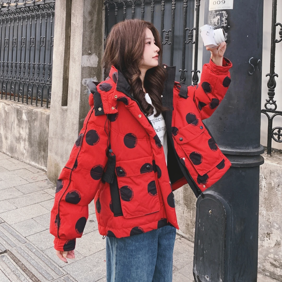 红色波点印花短款工装羽绒服女2025冬季新款设计感巨时髦加厚外套