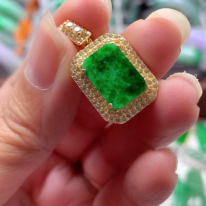 翡翠银S925镶嵌颈饰翡翠