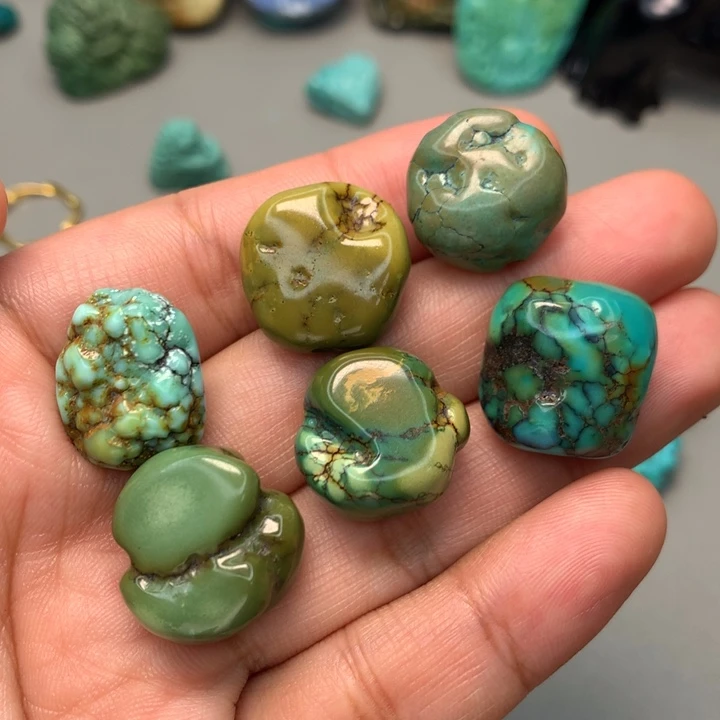 未镶嵌绿松石颈饰