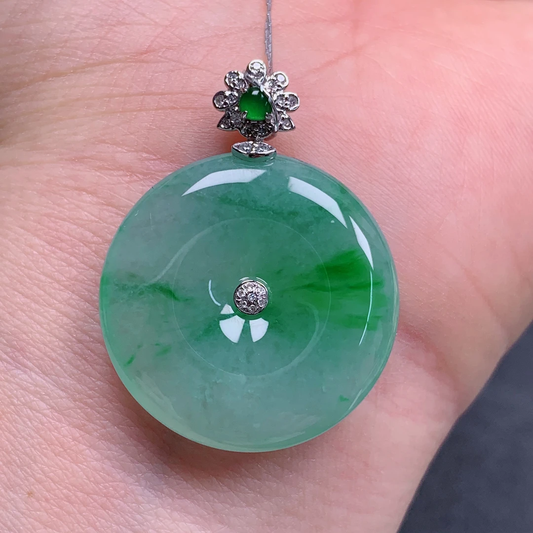 天然缅甸翡翠A货18k冰飘绿平安扣气质精美尺寸26.2+5.9  370