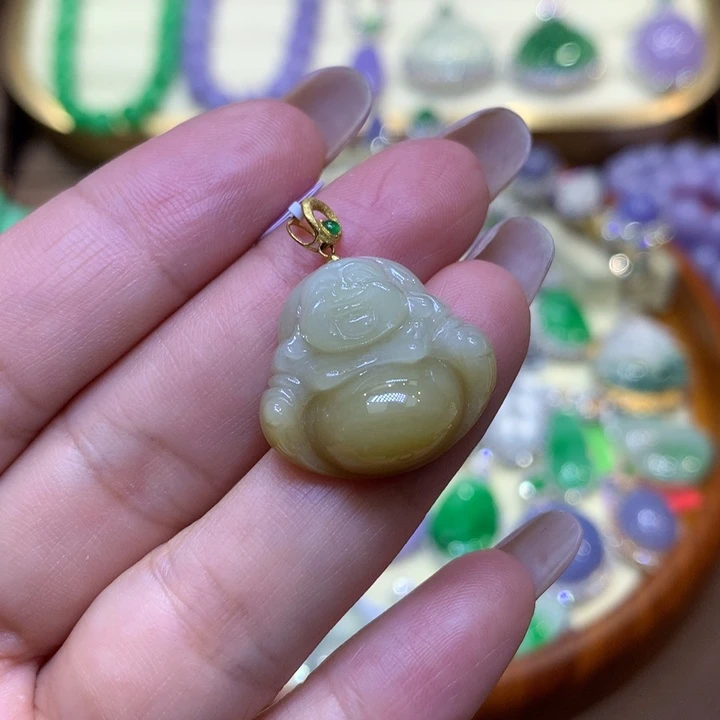 翡翠18K金镶嵌颈饰翡翠