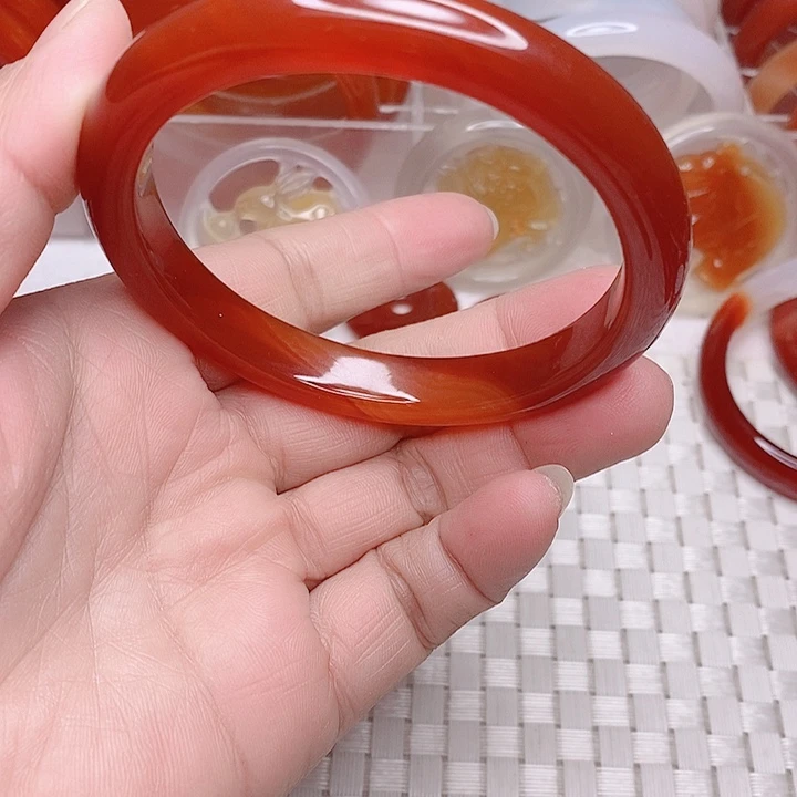 玛瑙/玉髓手镯未镶嵌