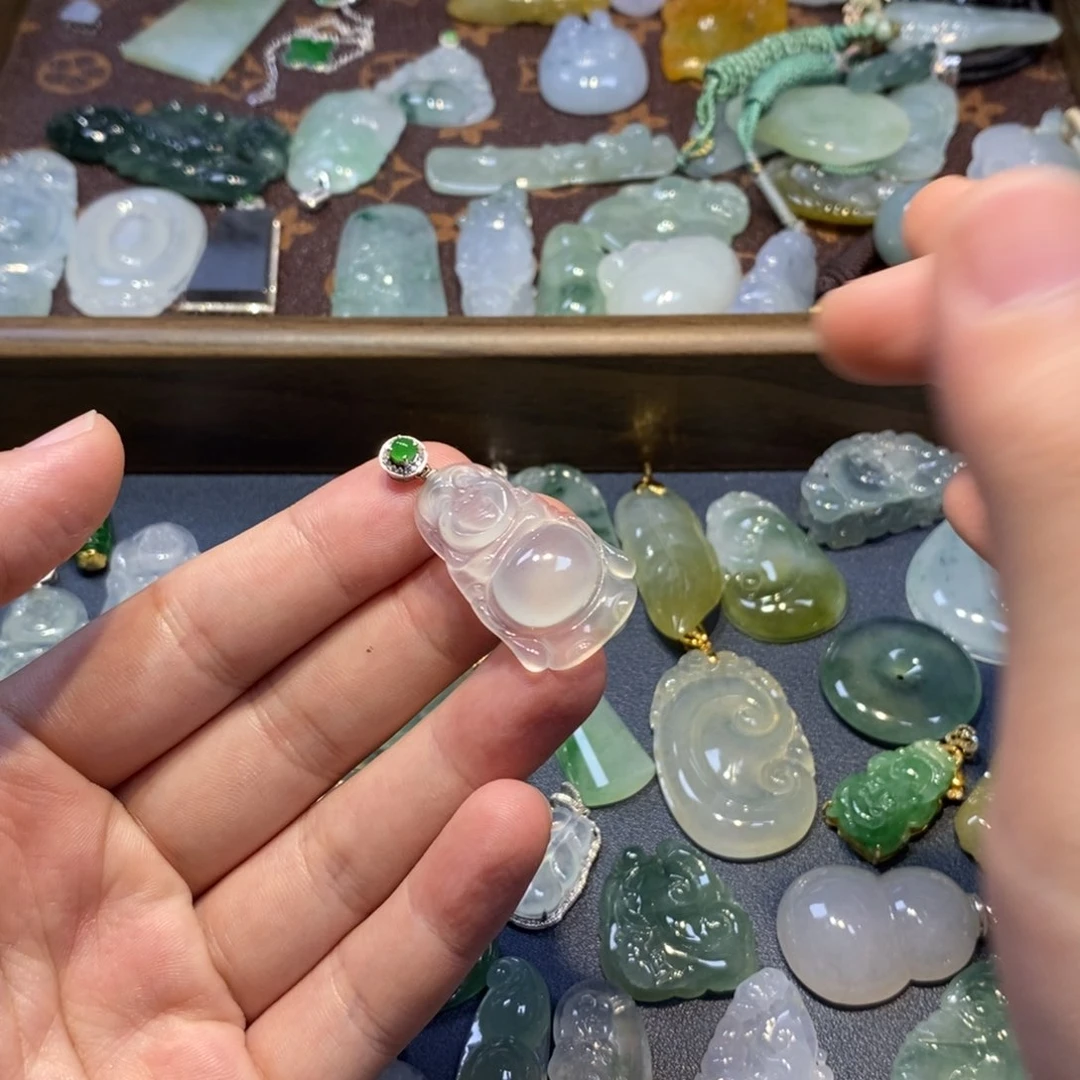 颈饰未镶嵌翡翠佛公