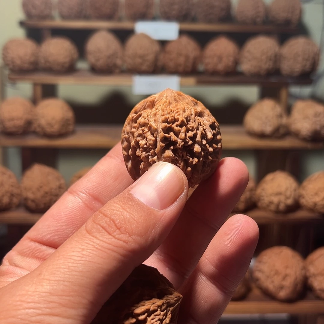 道**木文玩核桃，无药满天星39.5