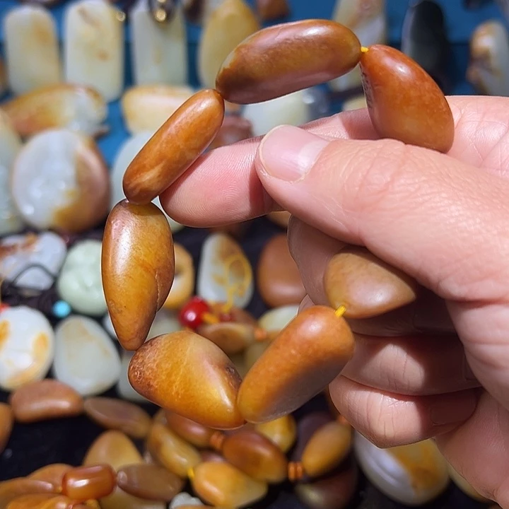 潇***^和田玉未镶嵌手串