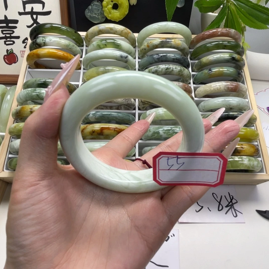 碎***念蛇纹石玉未镶嵌手镯