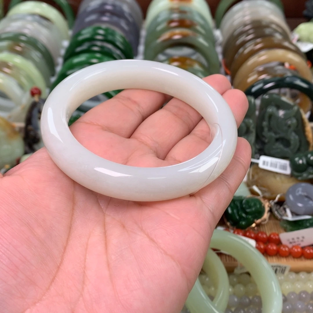 和田玉未镶嵌手镯60口径